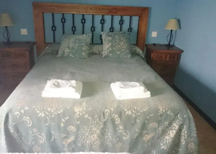 La Casa De Los Diezmos 게스트하우스 Jabaloyas